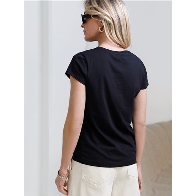 Нарядная футболка с блестящим принтом