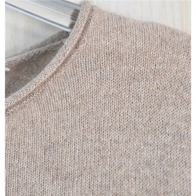 Легкий мягкий кашемировый свитер с завитками и круглым вырезом