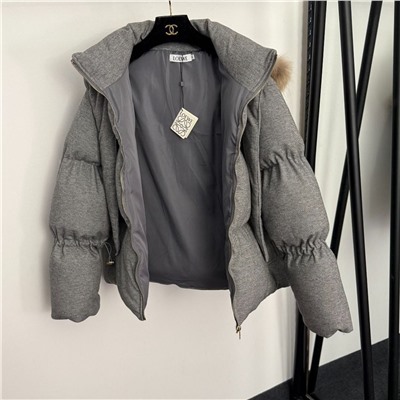 Новый теплый костюм-тройка с теплой курткой со съемным капюшоном с мехом  LOEW*E