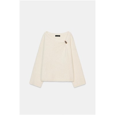 KNIT JUMPER WITH BROOCH