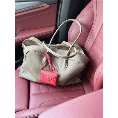 Универсальная и вместительная женская сумка