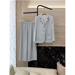 Костюм люкс