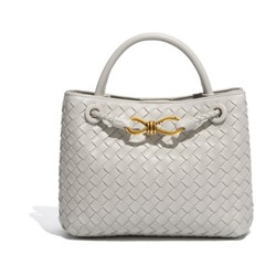 Сумки под Botteg*a Andiam*o. ЭКО кожа, но очень достойное исполнение за эту цену.