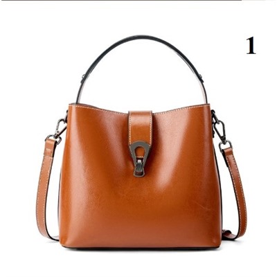 Сумка хорошего качества, в живую лучше смотрится чем на фото.