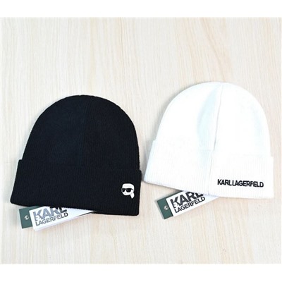 Шапка с металлизированной вышивкой в ​​виде головы мультяшного персонажа KARL LAGERFEL*D