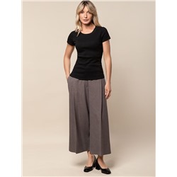 Футболка из фактурного трикотажа в рубчик