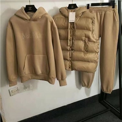 Костюм тройка