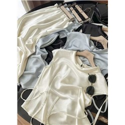 Красивый атласный  костюм Блузка + юбка Атласная ткань