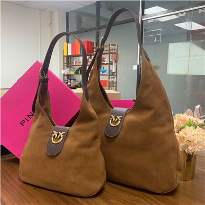 Сумка из замши  Pink*o