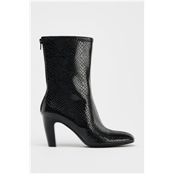 TEXTURED HEELED ANKLE BOOTS
