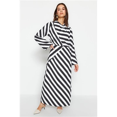 TRENDYOL MODEST Siyah Çizgili Degaje Yaka Dokuma Elbise TCTSS23EB00279