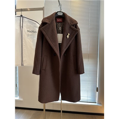 пальто изготовлено из 20% альпаки + 10% шелка + 70% австралийской шерсти, высококачественной шерсти. ткань с буквой M Tencel. Подкладка высокая, одежда плотная и стильная. Верхняя часть тела создает ощущение высокого качества. Один размер подходит всем. Обхват груди 112, длина 95. Распродажа