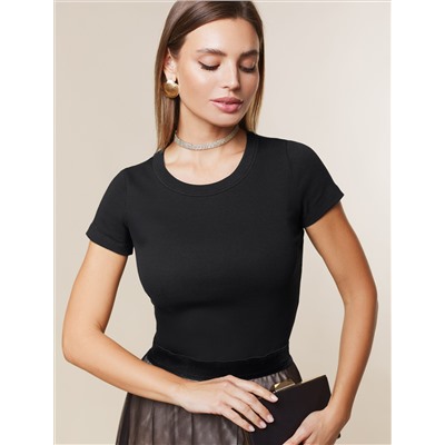 Футболка из фактурного трикотажа в рубчик