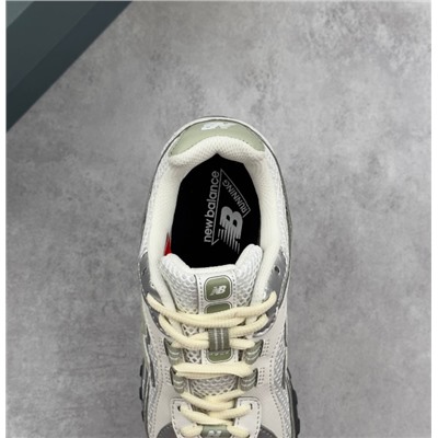 New Balance 204L