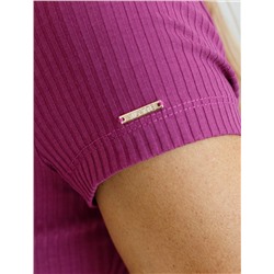 Футболка из фактурного трикотажа в рубчик