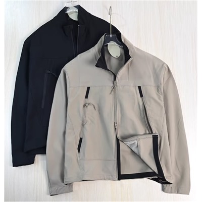 Мужская тонкая куртка