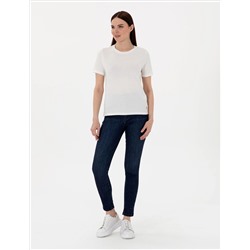 Beyaz Regular Fit Bisiklet Yaka Basic Tişört