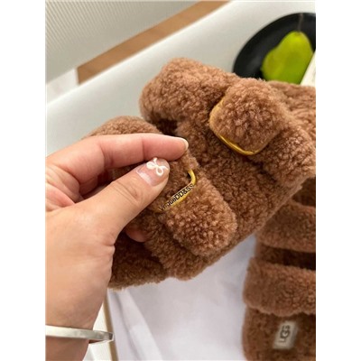 Милые тапочки  УГ*Г с пряжкой