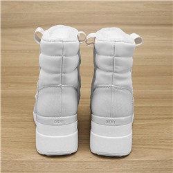 Женские зимние сапоги дутики