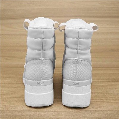 Женские зимние сапоги дутики