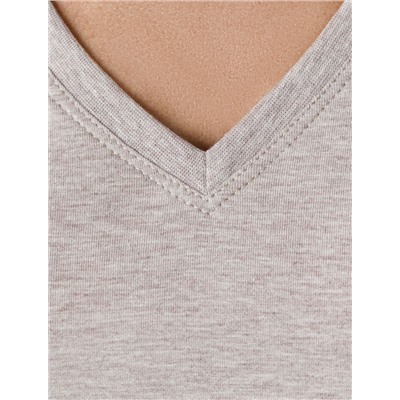 Базовая футболка из премиального хлопка с V образным вырезом