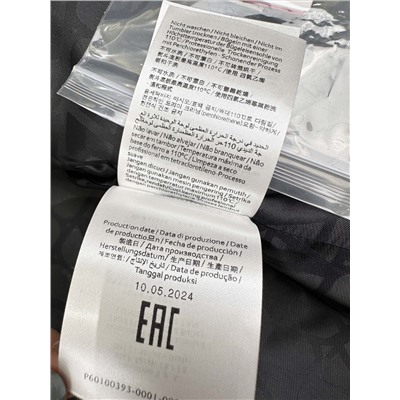 высокая версия пиджак, , подиумный стиль, изысканная вышивка золотой нитью, кастомизация формованных кнопок фурнитуры, кнопок всего двести и они ничем не отличаются от YB