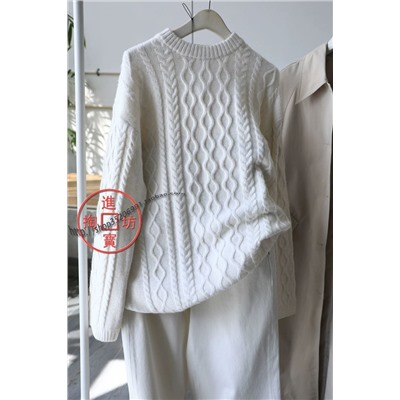 Вязаный свитер средней длины Н*М