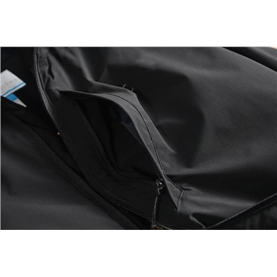 Мужская куртка  Columbi*a  Ветрозащитная и водонепроницаемая ткань. Утеплитель omni-heat для надежной защиты от холода. Цена в спортмастере 20 тысяч