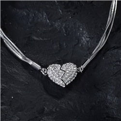 Легкое роскошное высококлассное ожерелье с камешками в форме сердца,соединяющееся магнитом  Очень достойное,смотрится красиво!