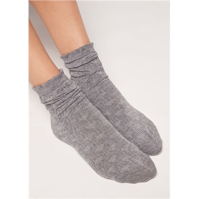 Kurze Socken mit Wolle