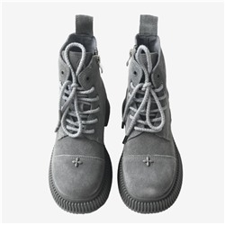 MSF*K  🥾 дорогой бренд обуви, производят в Южной Корее. Новинка сезона ⚡️ ботинки Martin в британском стиле, внутренняя часть из свиной кожи, матовый первый слой из воловьей кожи , боковая молния.Прогуглила и вот что нашла: цена на оф сайте выше 45000 🙈, реплики не самого лучшего качества на озон от 11 000🙈 высокое качество☄️