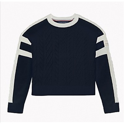 ESSENTIAL CABLE-KNIT SWEATER