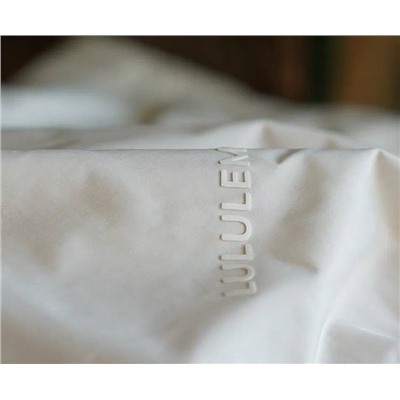 Lululemo*n ♥️ новинка сезона✔️ легкая водоотталкивающая куртка.. мягкая и нежная текстура, молнии ykk, отшиты из остатков оригинальной ткани на фабрике✔️ цена на оф сайте около 15000