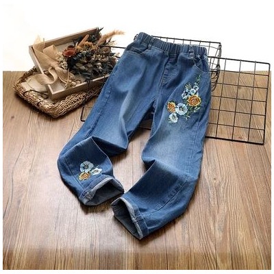 Детские хлопковые джинсы с вышивкой