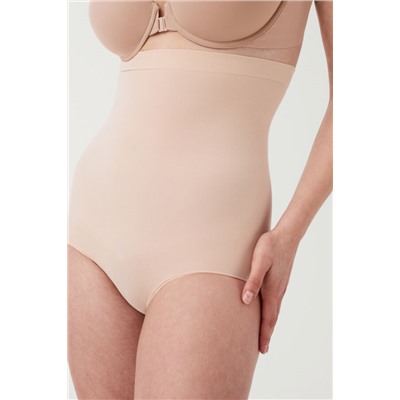 Braga moldeadora de talle alto nude. SPANX