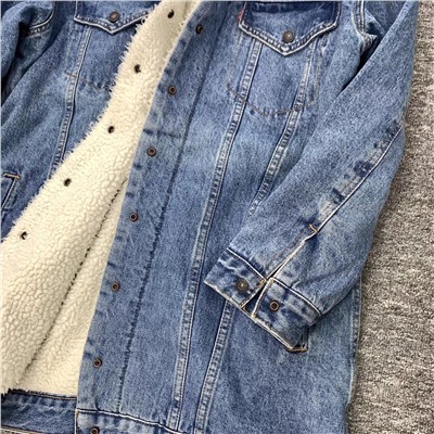 Удлиненная тёплая джинсовая куртка  💋 Levi*s (то, что смогла разглядеть)