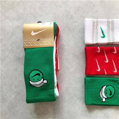 Новогодние носки Nik*e 🎅  Материал: хлопок  2 стиля  3 пары в комплекте  Размер: М (38-42)