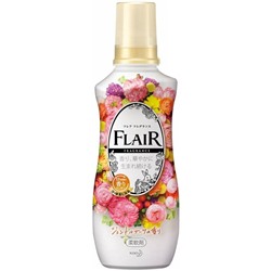 Кондиционер-ополаскиватель KAO Flair Floral Suite Арома ЛЮКС для белья аромат нежного букета бутылка 540 мл