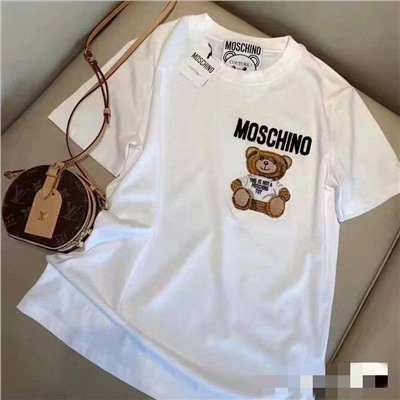 Проверенная футболка Moschino 🐻  Она абалденная!!! Много раз девочки заказывали 🔥🔥🔥   Мишка махровый и очень приятный на ощуп  Материал: хлопок
