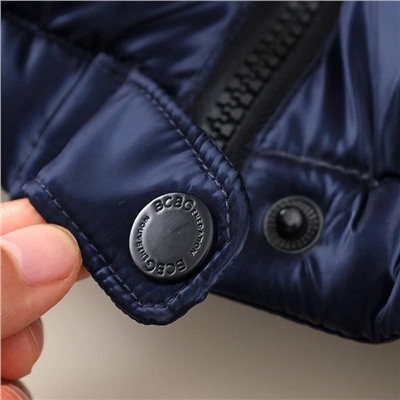 B*CBGeneration ( ранее о таком бренде не слышала, но на оф сайте цена на эти куртки 240 💵) Трендовая металлизированная ткань, ветрозащитная и водоотталкивающая.