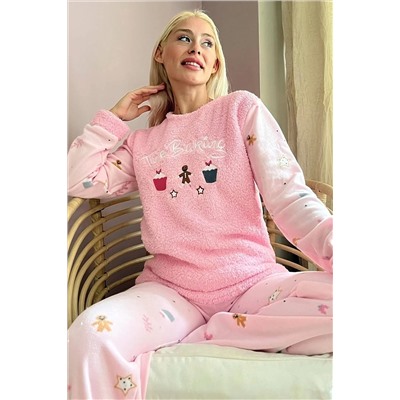 Pijamaevi Toz Pembe Baking Desenli Kadın Peluş Pijama Takımı 2377