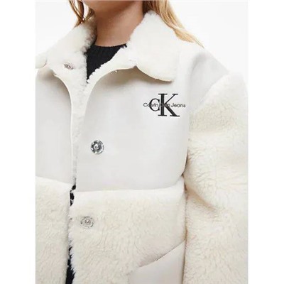 Calvin Klei*n   пальто из экокожи средней длины, натуральный мех Логотип вышит может  прийти без бумажной бирки ( цена на Оф сайте выше 109 )   Указано что оригинал