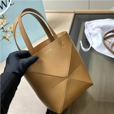 Женская сумка bag geometric bucket tot*e из воловьей кожи коллекция 2023 Loew*e  складная портативная сумка на одно плечо (маленькая 25* 22)