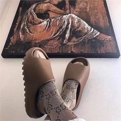 Нескользящие сандалии Kanye с мягкой подошвой