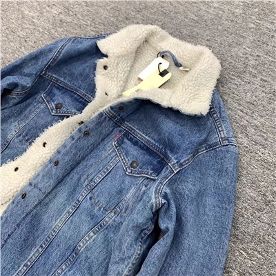 Удлиненная тёплая джинсовая куртка  💋 Levi*s (то, что смогла разглядеть)