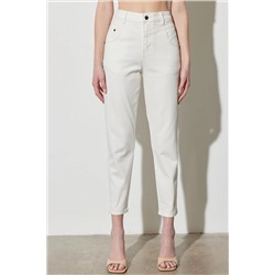 Wrangler Mom Fit Yüksek Bel Dar Paça Beyaz Esnek Jean Kot Pantolon W246