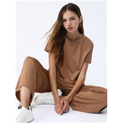T-SHIRT AND TROUSERS SET