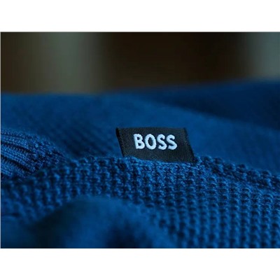 Hugo Boss 😊  не копия! партия свитеров отшитых из остатков оригинальной ткани на фабрике Bos* 🔥гладкая, текстурированная изысканная трикотажная ткань ✔️ цена на оф сайте выше 16000👀 может прийти без бирок✔️ унисекс✔️
