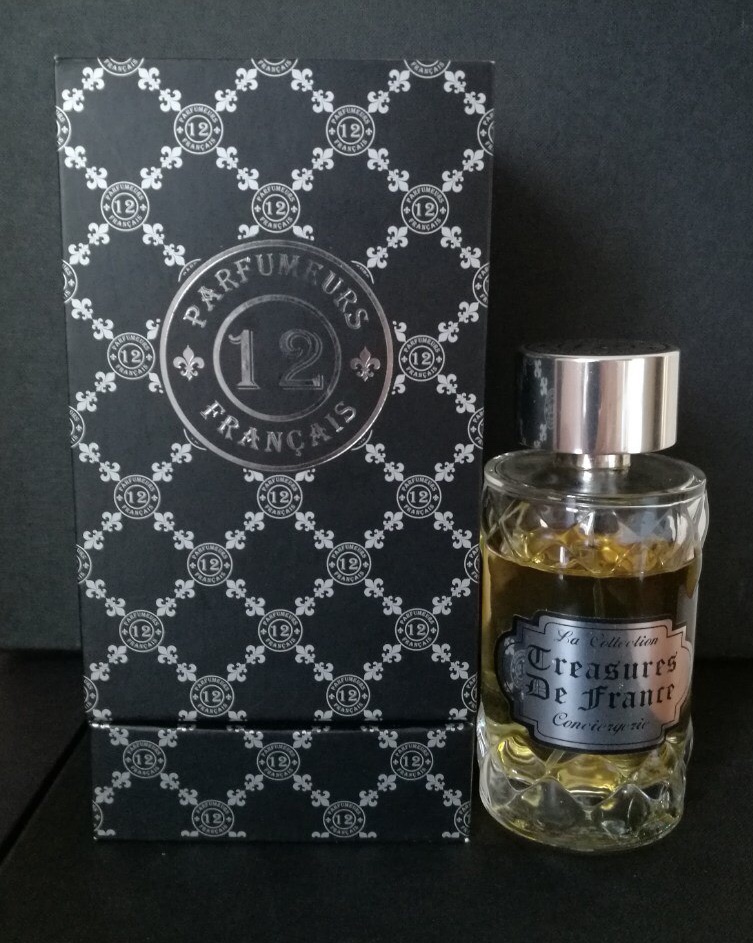 Parfum la france мужской. Fontainebleau 12 Parfumeurs EDP духи. 12 Parfumeurs Francais Amboise EDP (M) 100ml. Духи Fragonard Parfumeurs Francais. 12 Парфюмеров духи Мальмезон.