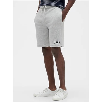 9" Gap Logo Shorts in Fleece